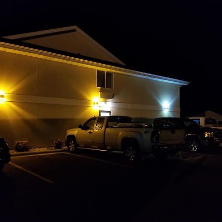 Bilmar Inn & Suites Dell Rapids Екстериор снимка