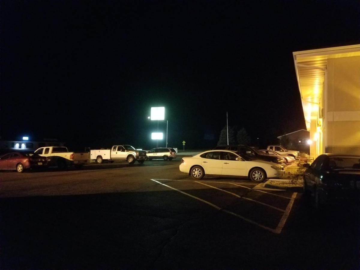 Bilmar Inn & Suites Dell Rapids Екстериор снимка