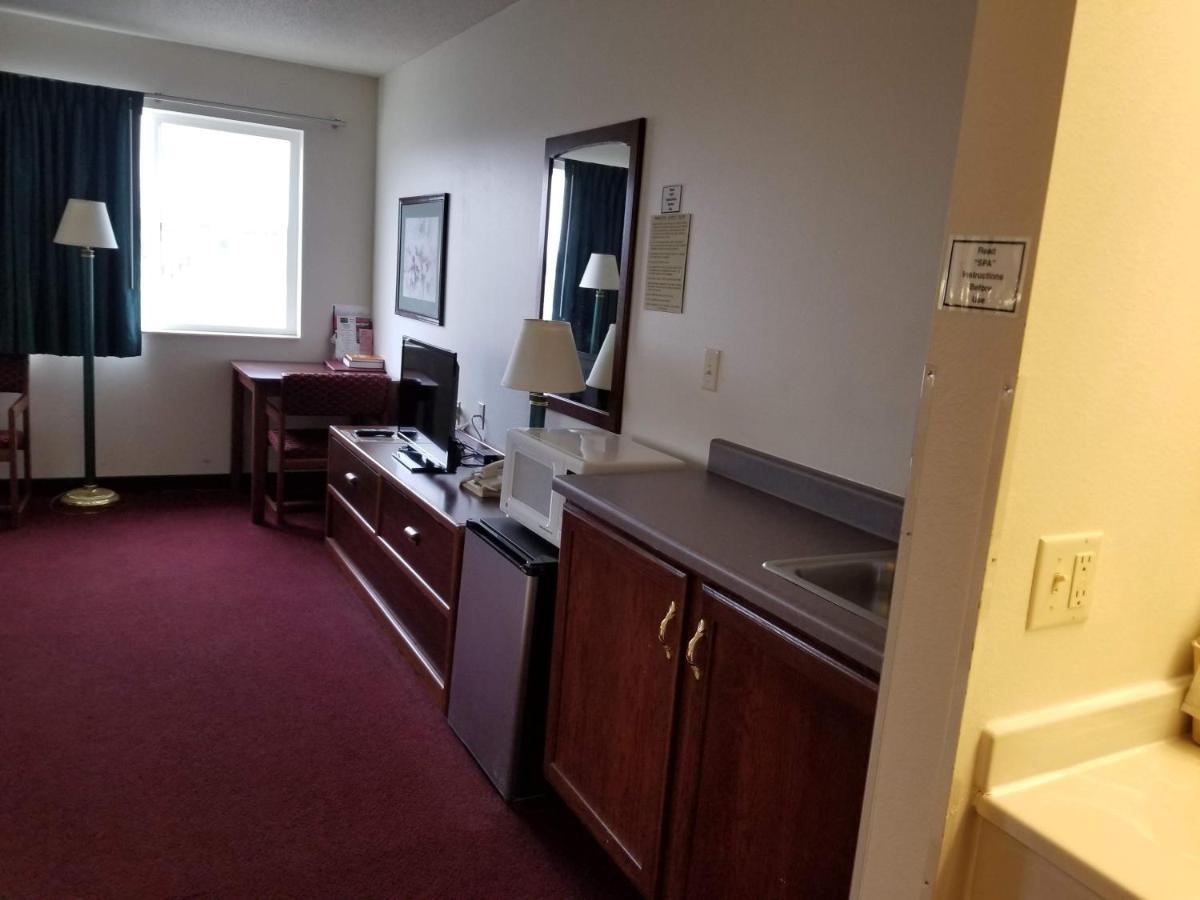 Bilmar Inn & Suites Dell Rapids Екстериор снимка