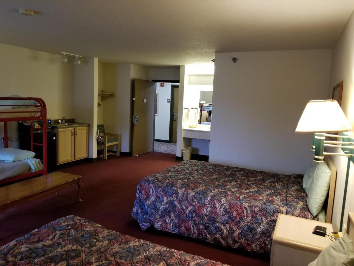 Bilmar Inn & Suites Dell Rapids Екстериор снимка