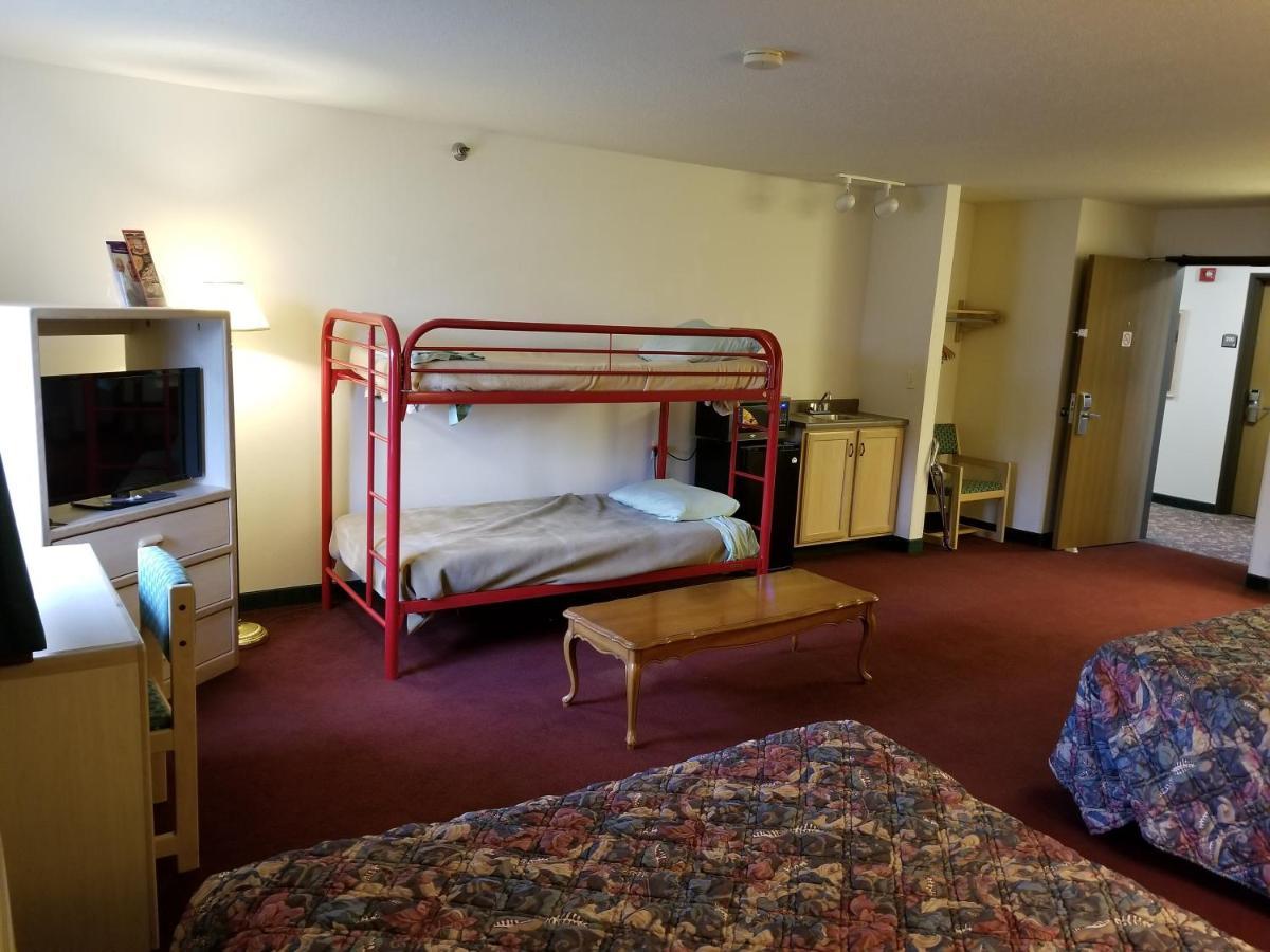 Bilmar Inn & Suites Dell Rapids Екстериор снимка