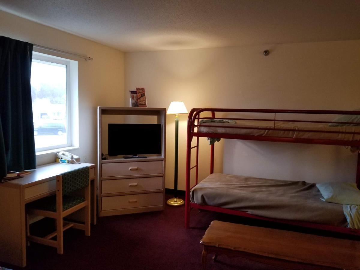 Bilmar Inn & Suites Dell Rapids Екстериор снимка