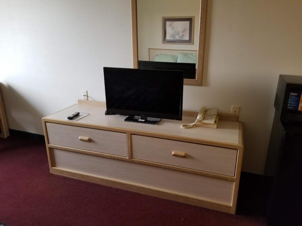 Bilmar Inn & Suites Dell Rapids Екстериор снимка