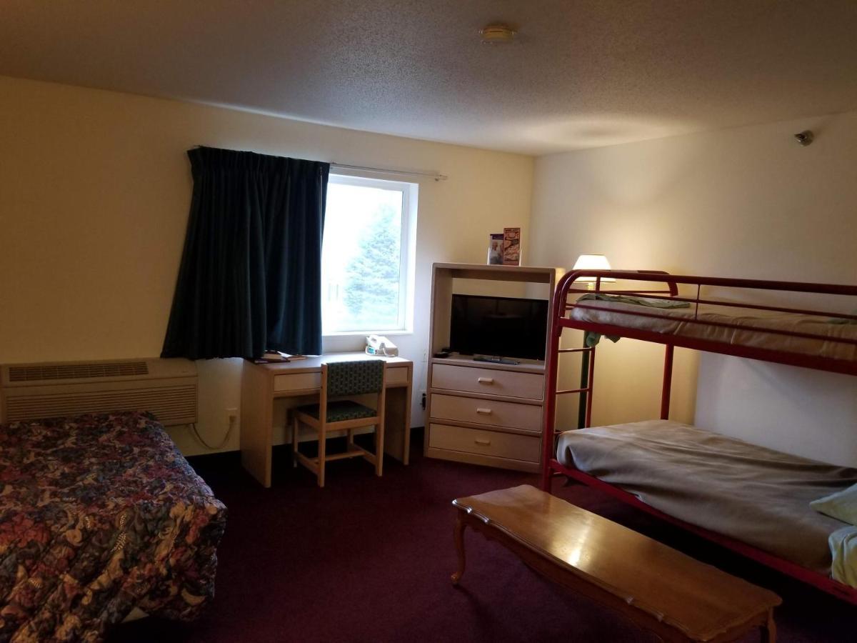 Bilmar Inn & Suites Dell Rapids Екстериор снимка