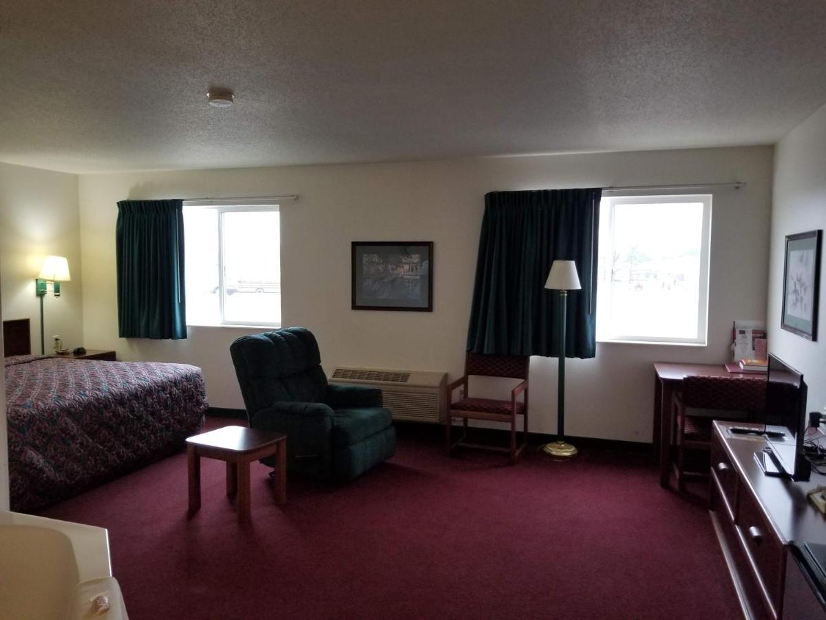 Bilmar Inn & Suites Dell Rapids Екстериор снимка