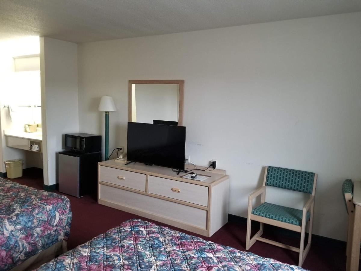 Bilmar Inn & Suites Dell Rapids Екстериор снимка