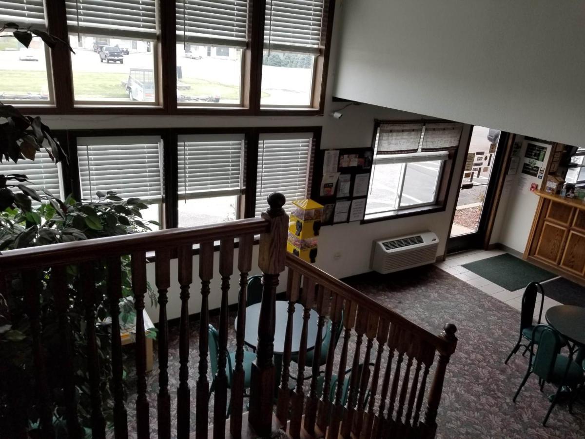 Bilmar Inn & Suites Dell Rapids Екстериор снимка