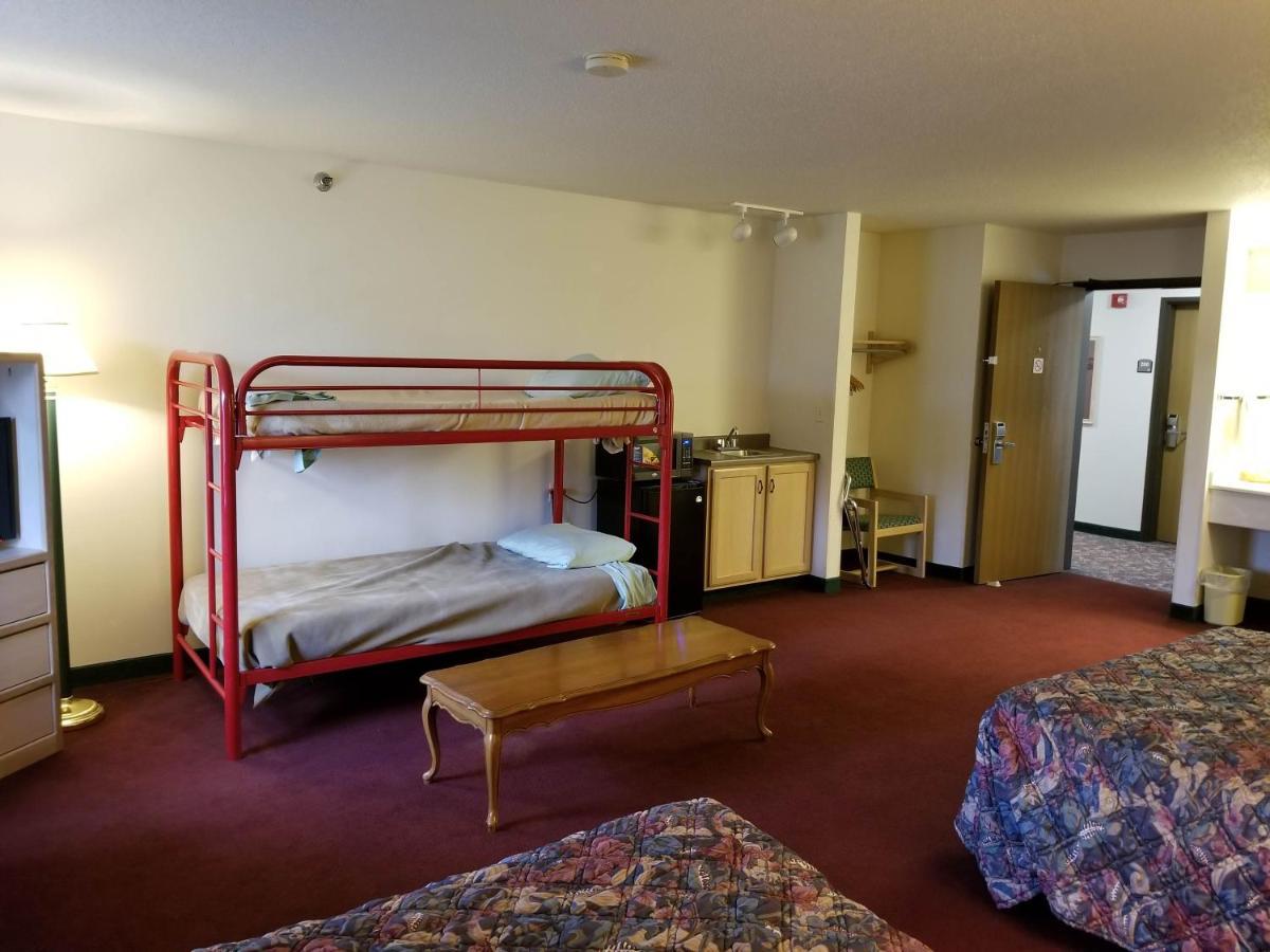 Bilmar Inn & Suites Dell Rapids Екстериор снимка