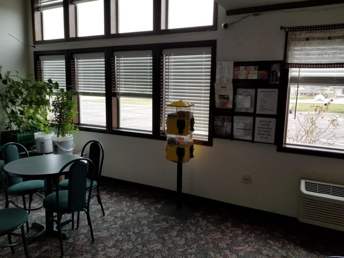 Bilmar Inn & Suites Dell Rapids Екстериор снимка