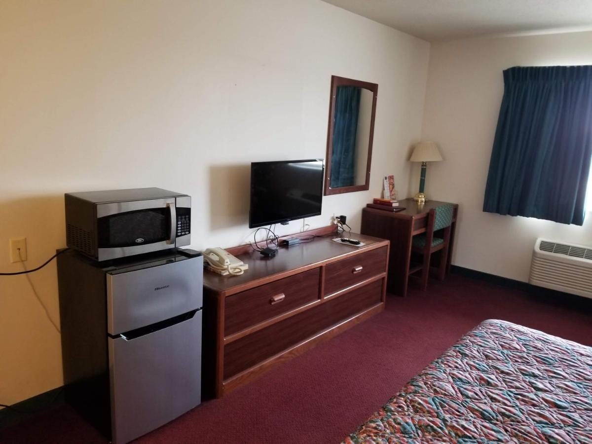 Bilmar Inn & Suites Dell Rapids Екстериор снимка
