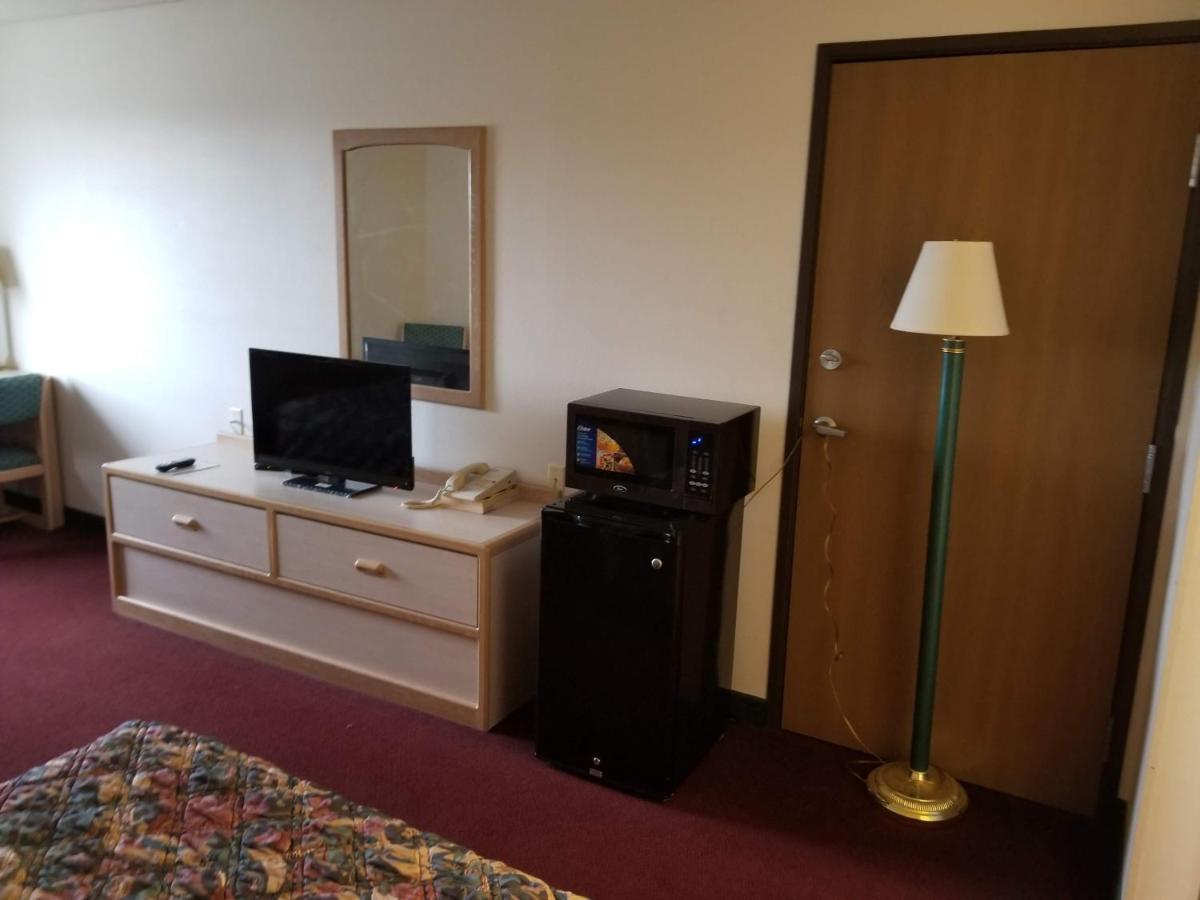 Bilmar Inn & Suites Dell Rapids Екстериор снимка