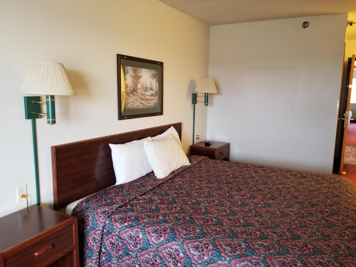 Bilmar Inn & Suites Dell Rapids Екстериор снимка