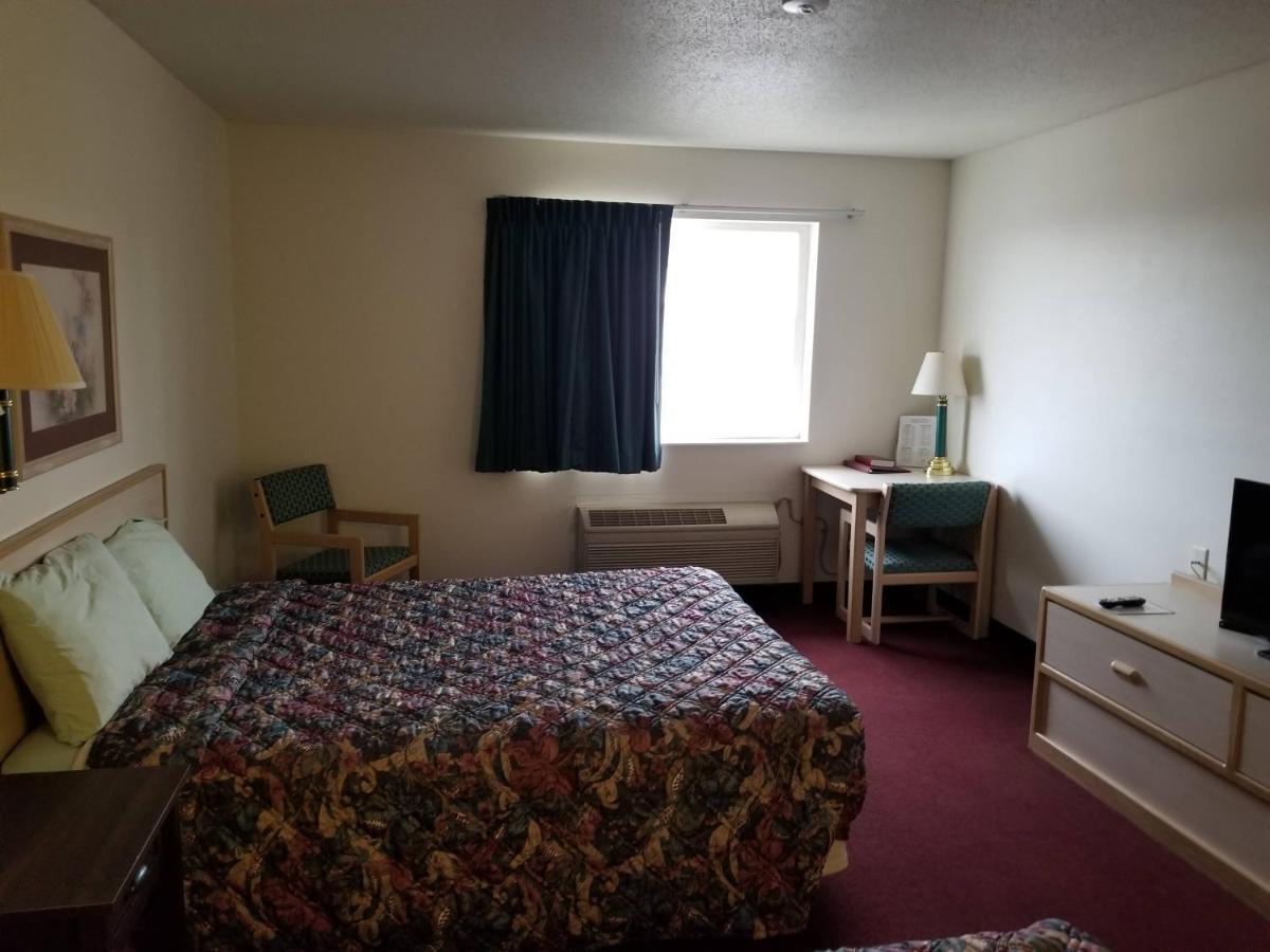 Bilmar Inn & Suites Dell Rapids Екстериор снимка