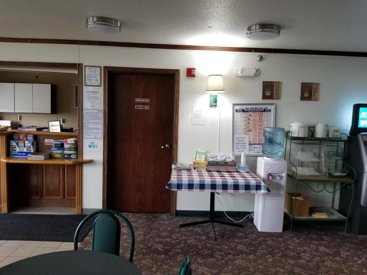 Bilmar Inn & Suites Dell Rapids Екстериор снимка