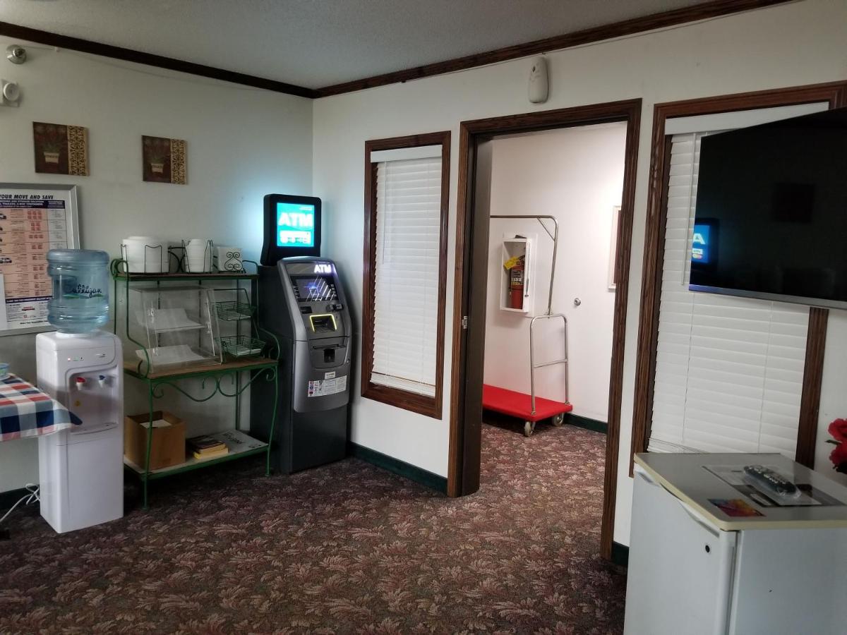 Bilmar Inn & Suites Dell Rapids Екстериор снимка