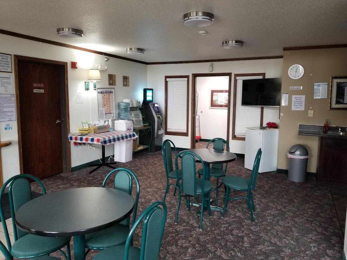 Bilmar Inn & Suites Dell Rapids Екстериор снимка