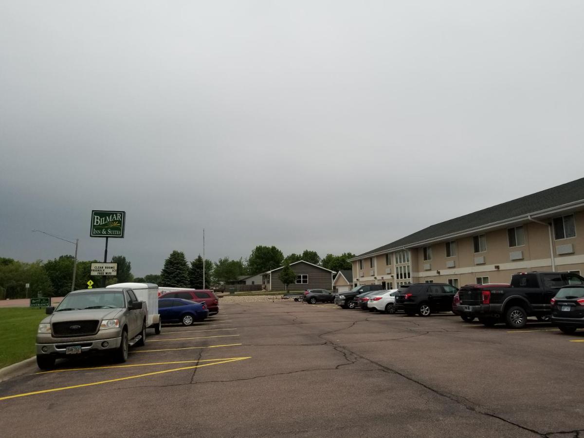 Bilmar Inn & Suites Dell Rapids Екстериор снимка