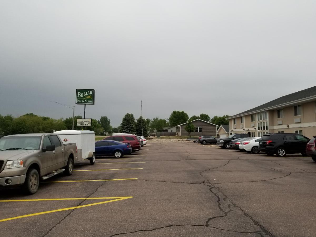 Bilmar Inn & Suites Dell Rapids Екстериор снимка