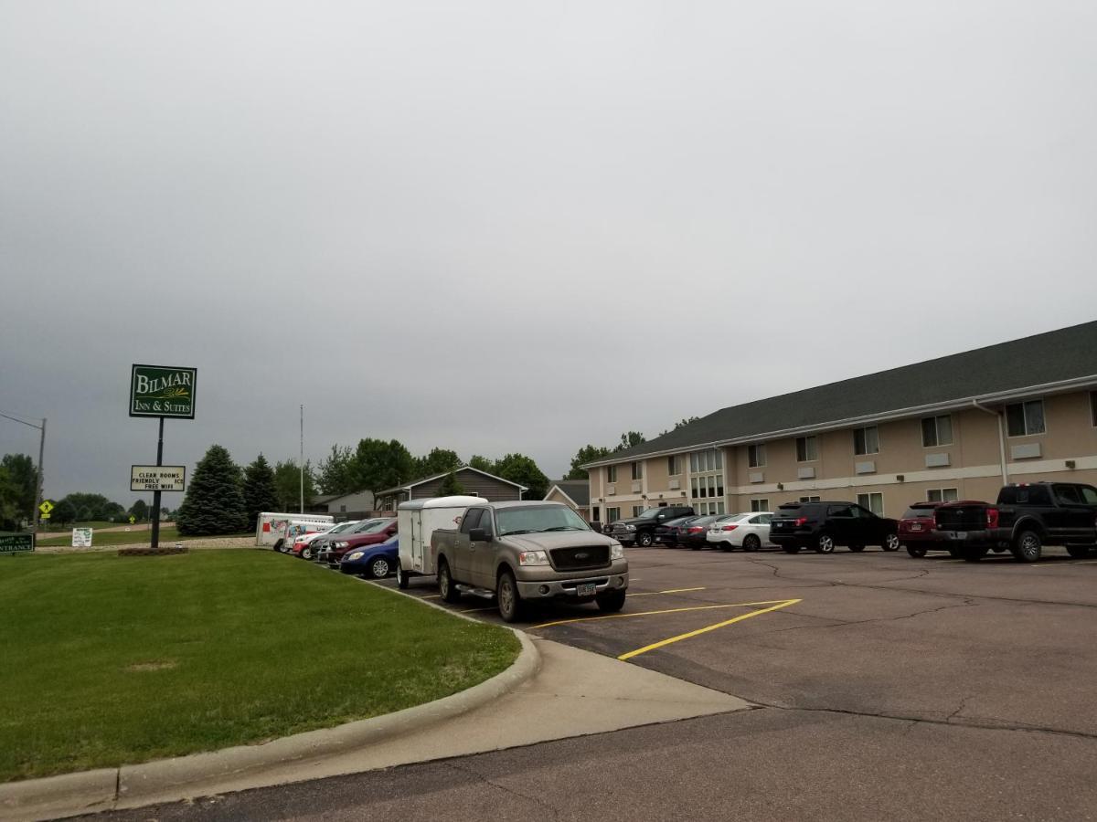 Bilmar Inn & Suites Dell Rapids Екстериор снимка