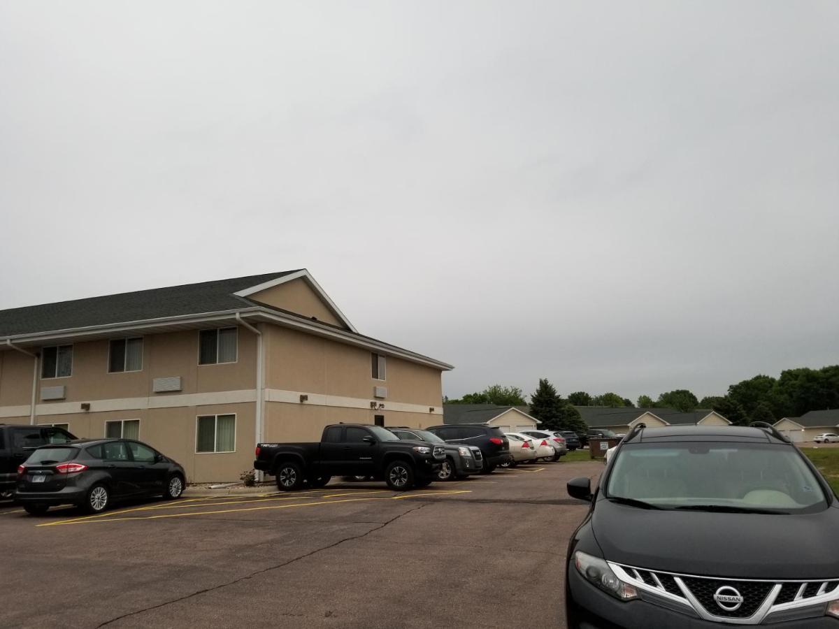Bilmar Inn & Suites Dell Rapids Екстериор снимка